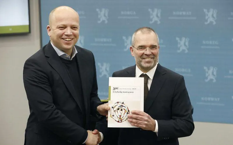 Skatteutvalget overlevering til finansminister vedum